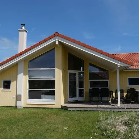 With Sauna And Interiors Ferienhaus *